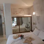 Aparthotel Paco's Flats 4*