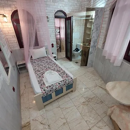 Paco's Flats 3* Gaios