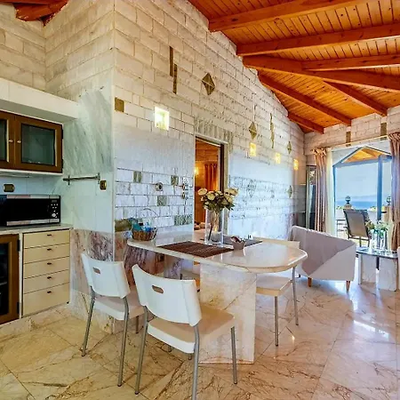 Paco's Flats Aparthotel Gaios