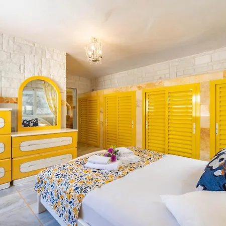 Paco's Flats Lejlighedshotel 3*