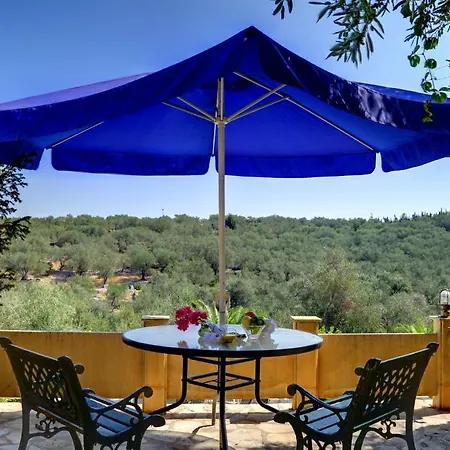 Paco's Flats 4*