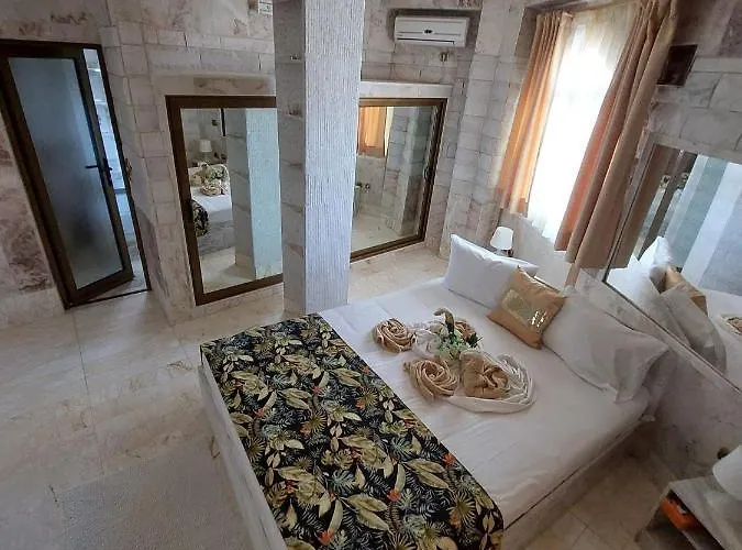 Paco's Flats 4* جايوس