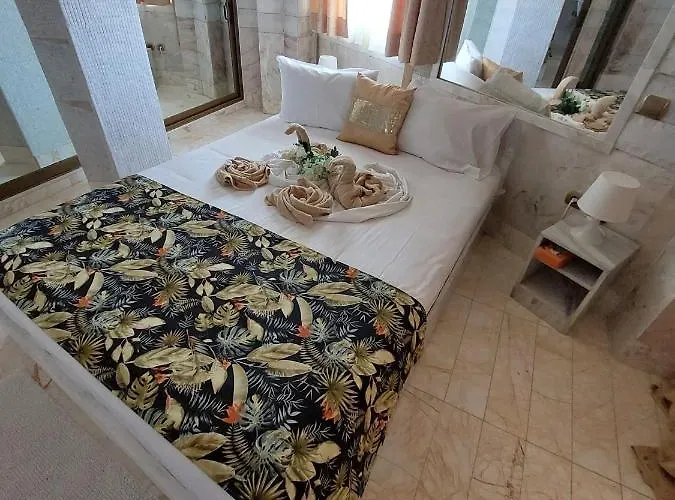 شقة فندقية Paco's Flats 4*
