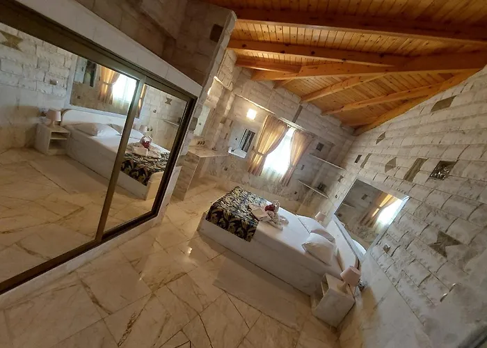 Paco's Flats 4* جايوس