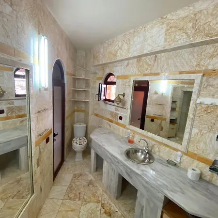 Paco's Flats 4* Gaios