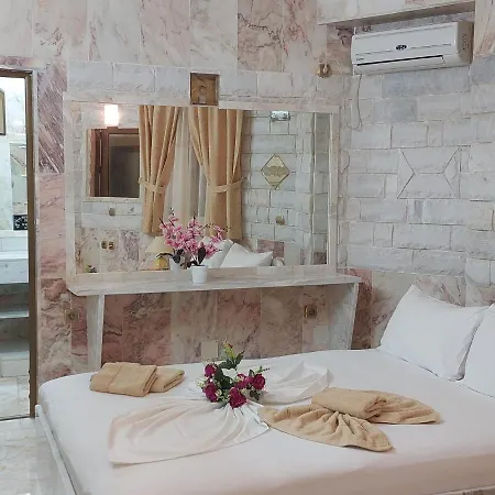 Paco's Flats Hotel de apartamente 4*
