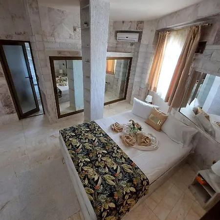 Paco's Flats 3* Gaios