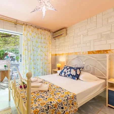 Aparthotel Paco's Flats