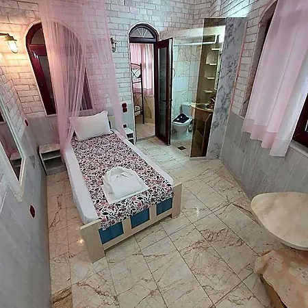 Paco's Flats Aparthotel Gaios
