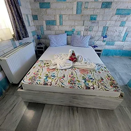 Paco's Flats 4* Gaios